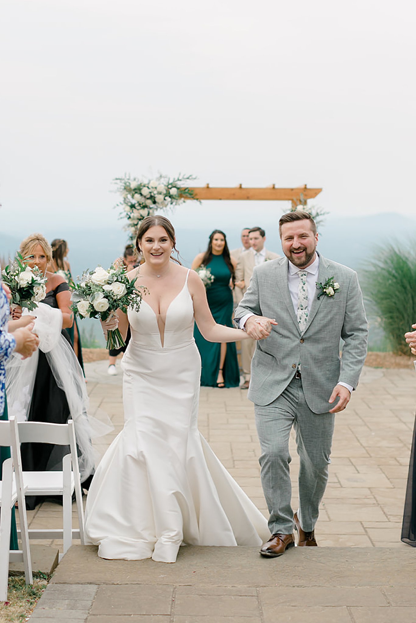 A Mountaintop Wedding At Mountain Creek s Red Tail Lodge