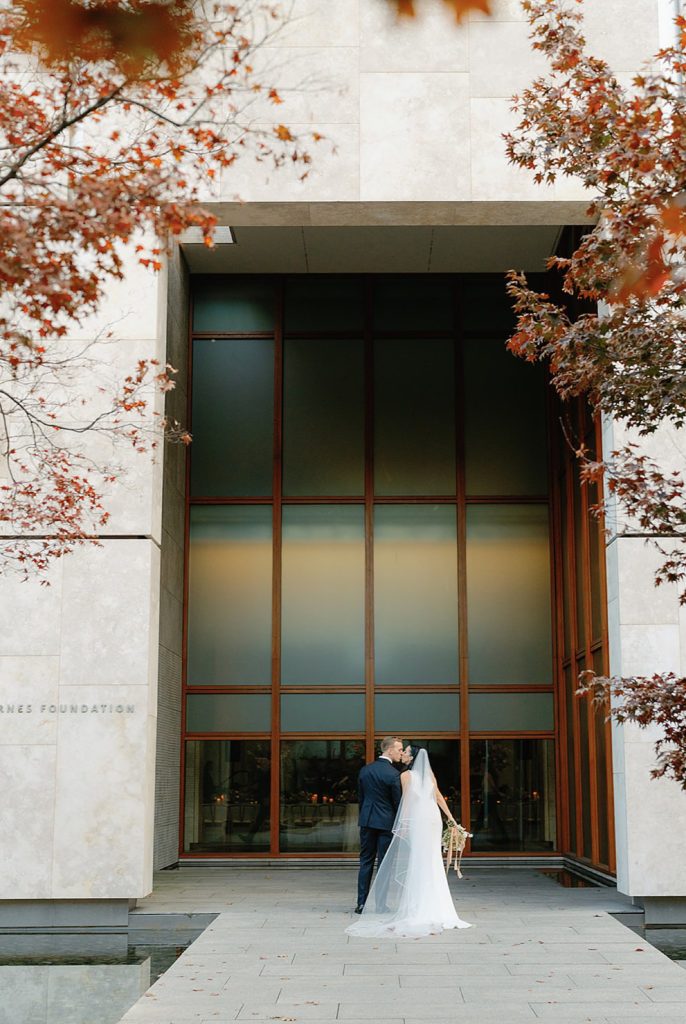 An Elegant Autumn Philadelphia Wedding at The Barnes Foundation