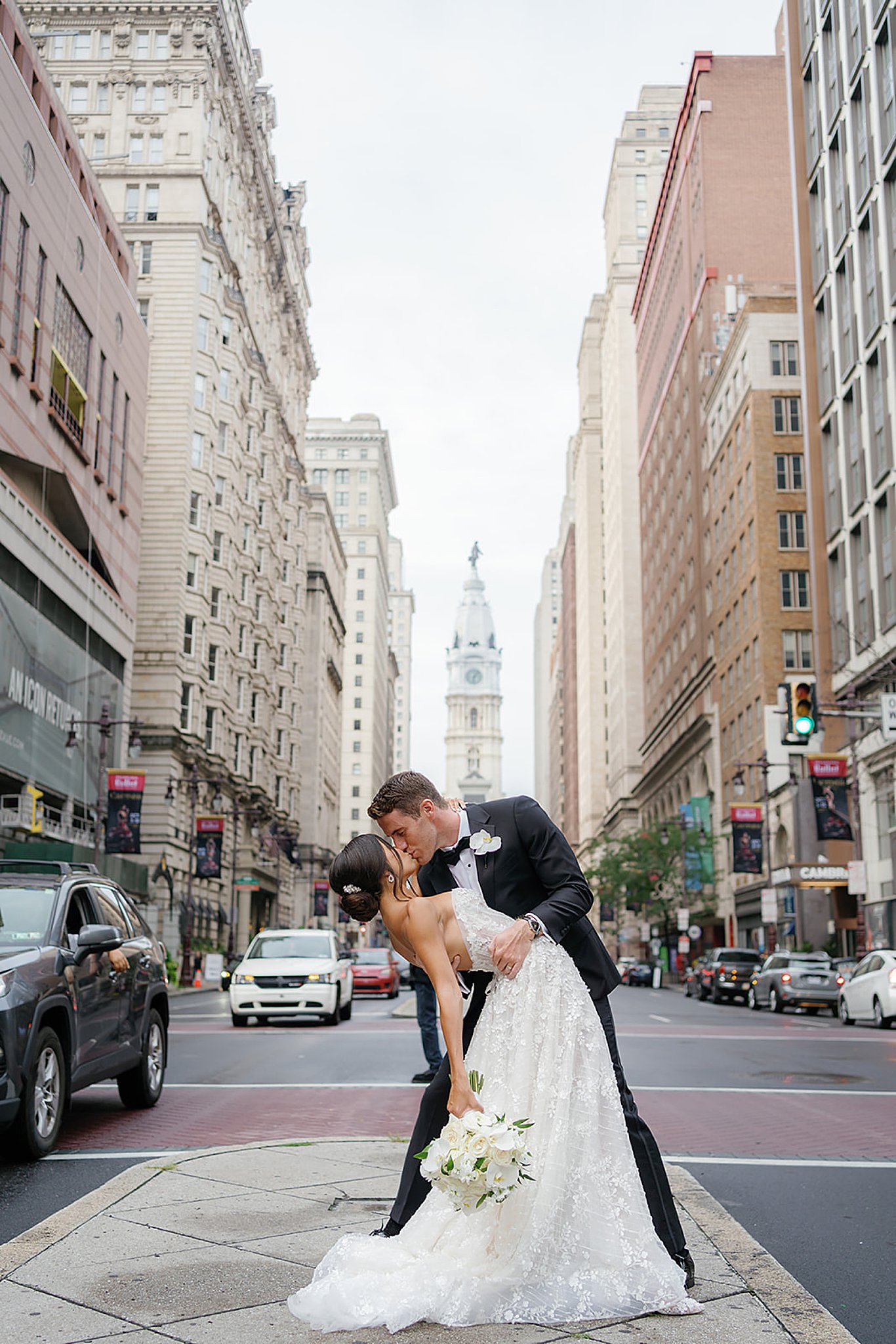 A Classic Philadelphia Wedding at The Lucy by Cescaphe, image size:1366x2048